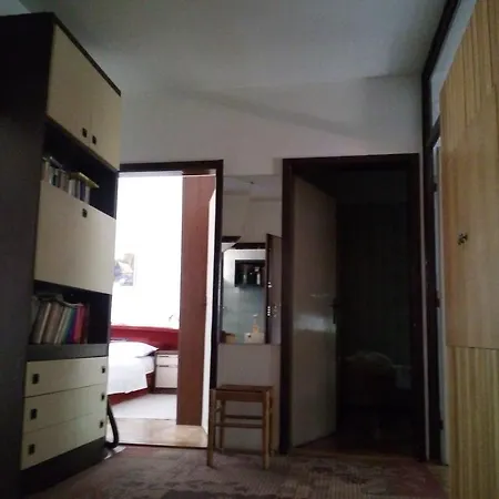 Rondo Apartment *